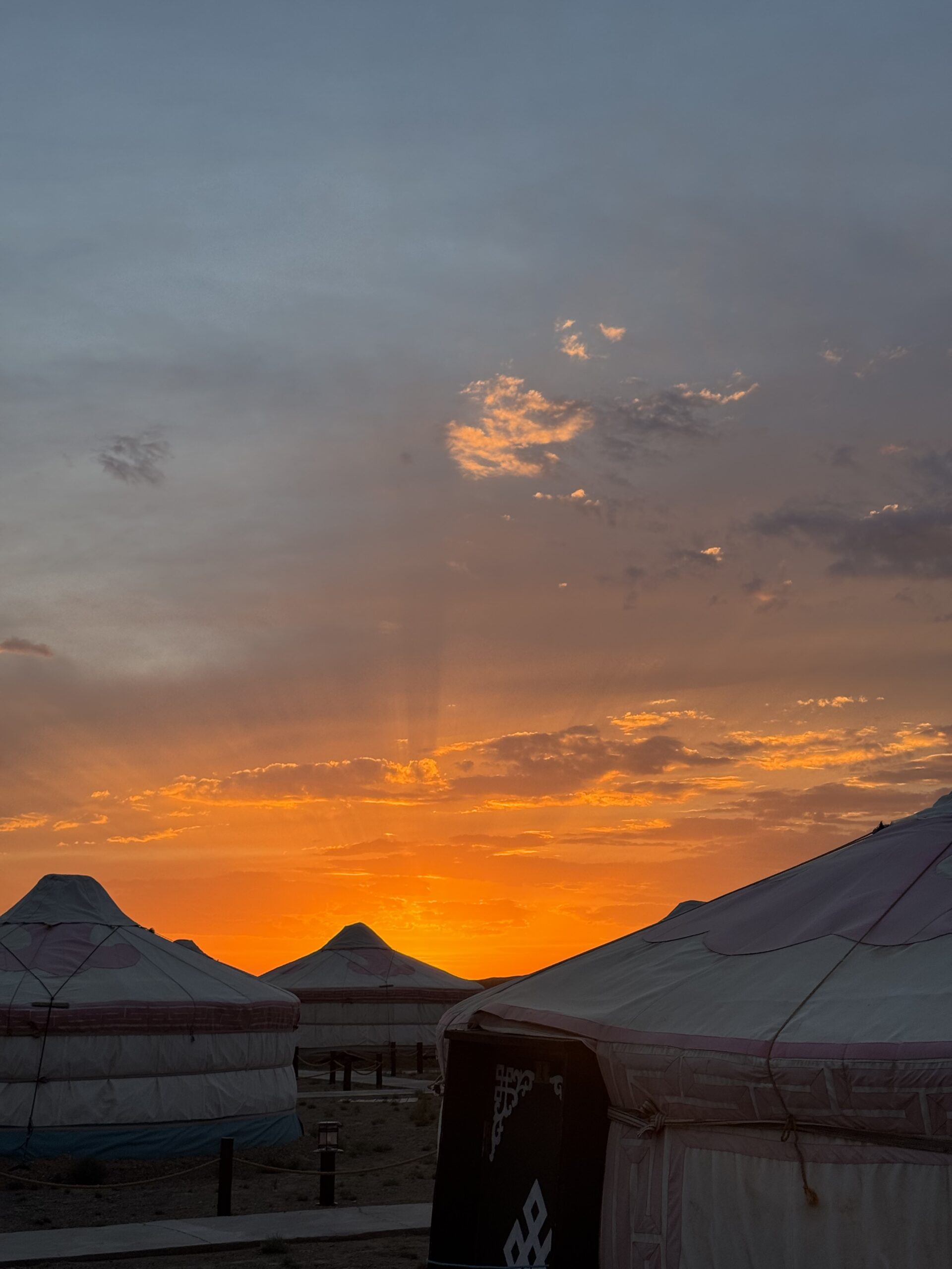 Mongolei-Sanddünen-jurten